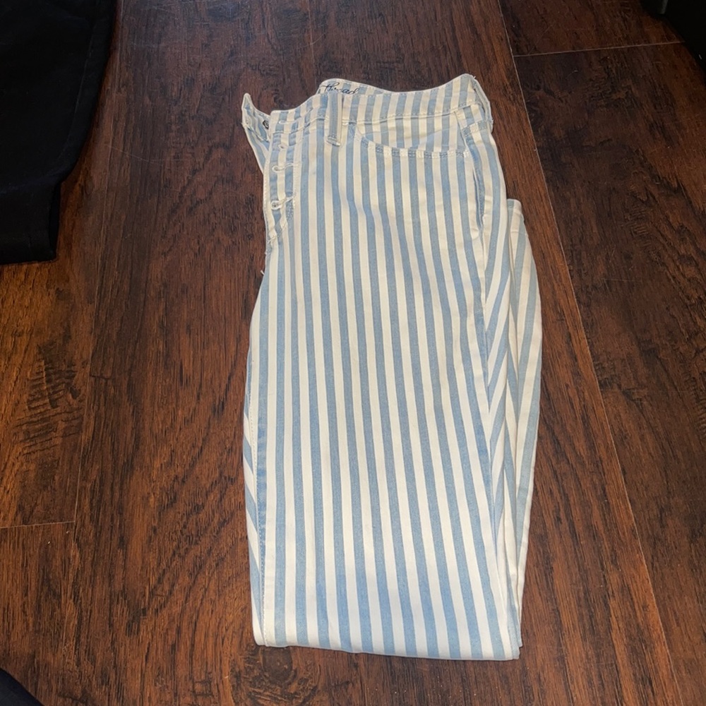 Universal thread jeans